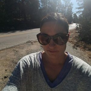 Meet your Posher, Andrea